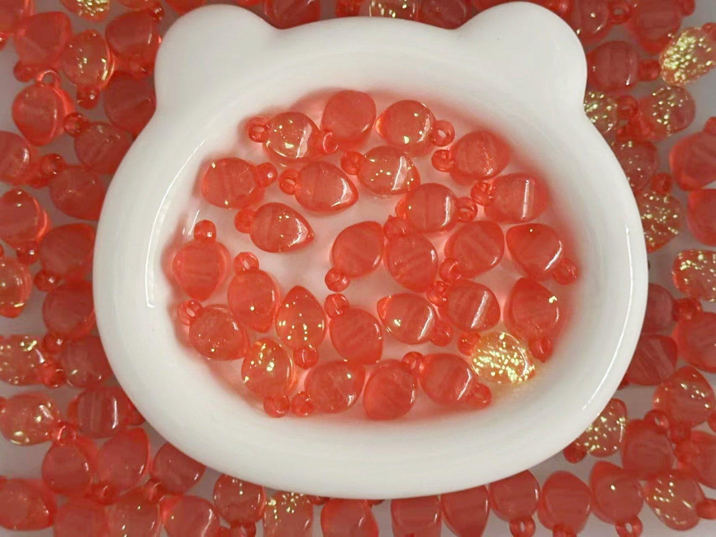 8.11新色あり【T055】(段階式割引あり)星空イチゴビーズ(♥夜光♥カン付き)