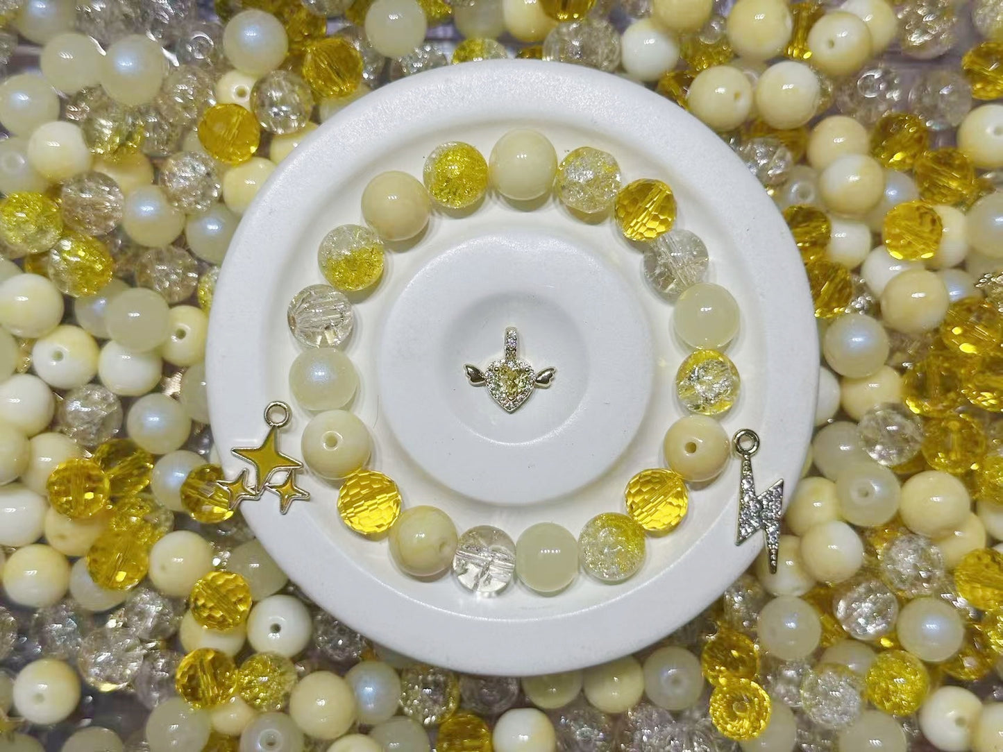 10.17NEW【B101】レモンハート(高品質ガラスビーズ5種類・高品質チャーム3種類)