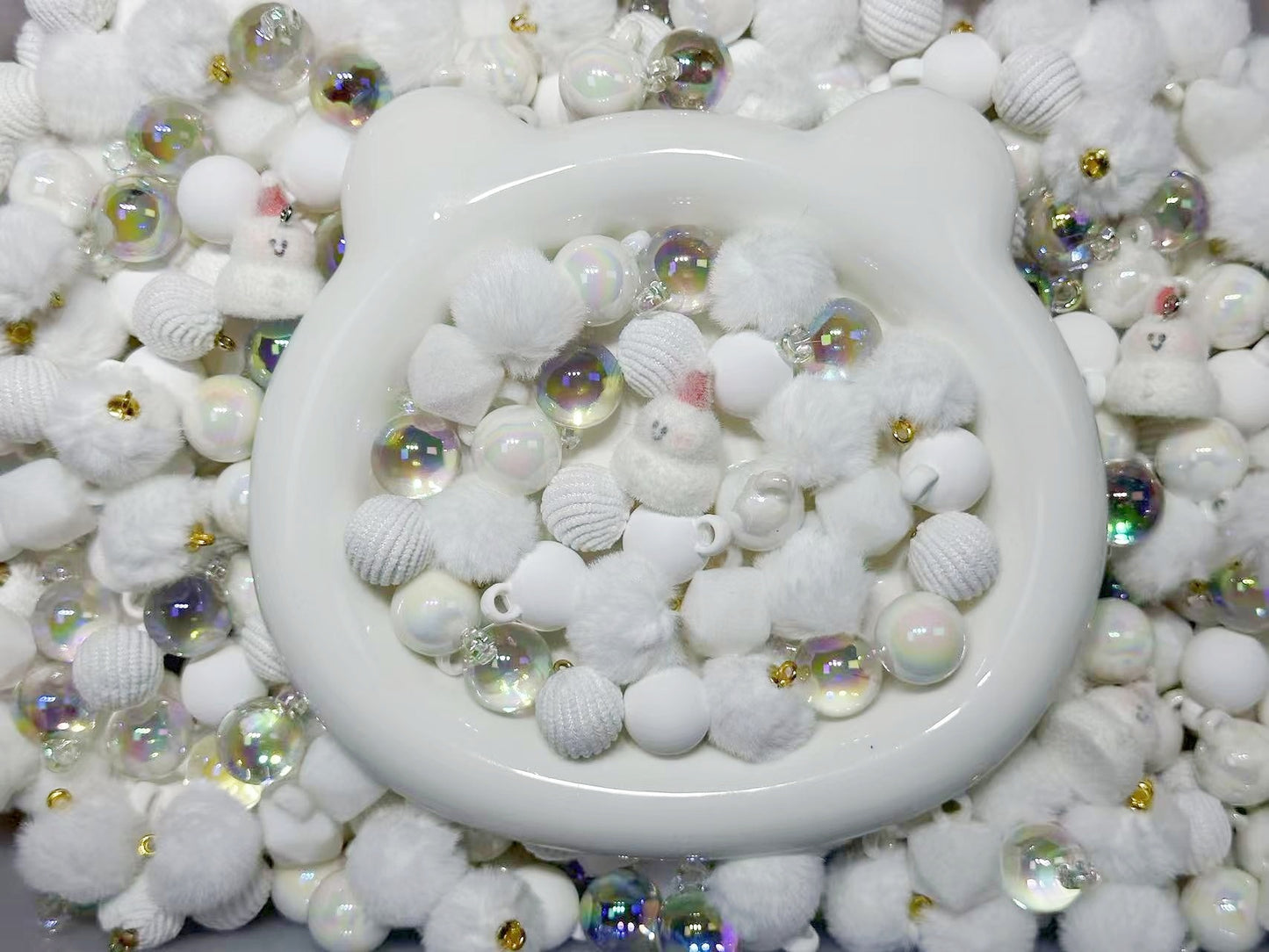 ♥人気♥再入荷中♥【A334】雪だるまのクリスマス旅(カン付きビーズ6種類と雪だるまチャーム1種類、リース作り)