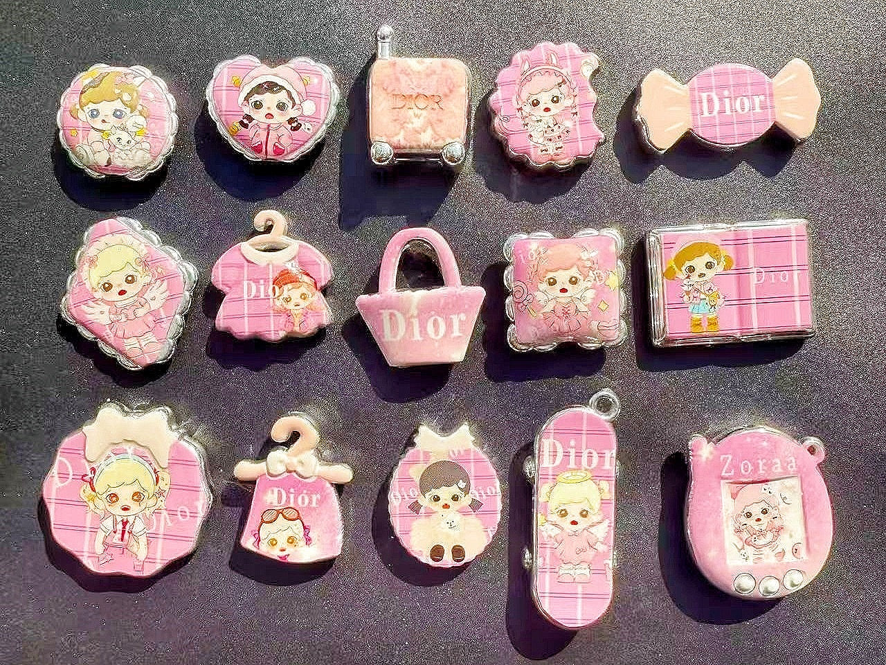 12.12NEW【A389】ディオールガール・ZORRA(シルバーメッキロゴビーズ15種類とアクリルビーズ1種類とメッキビーズ1種類とパール1種類)