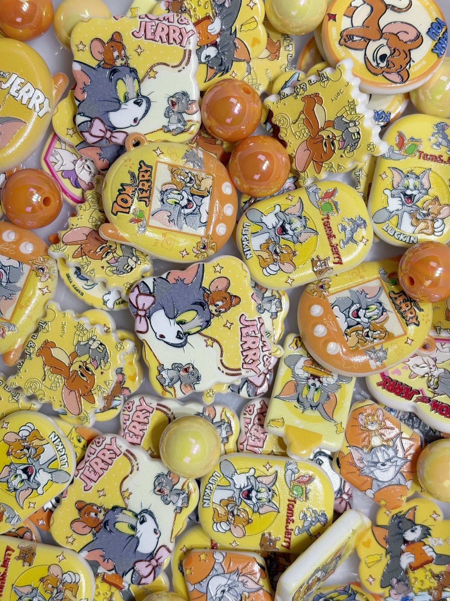 3.25再入荷♥【A400】トムアンドジェリー2(浮き彫りキャラビーズ12種類とアクリルビーズ3種類)