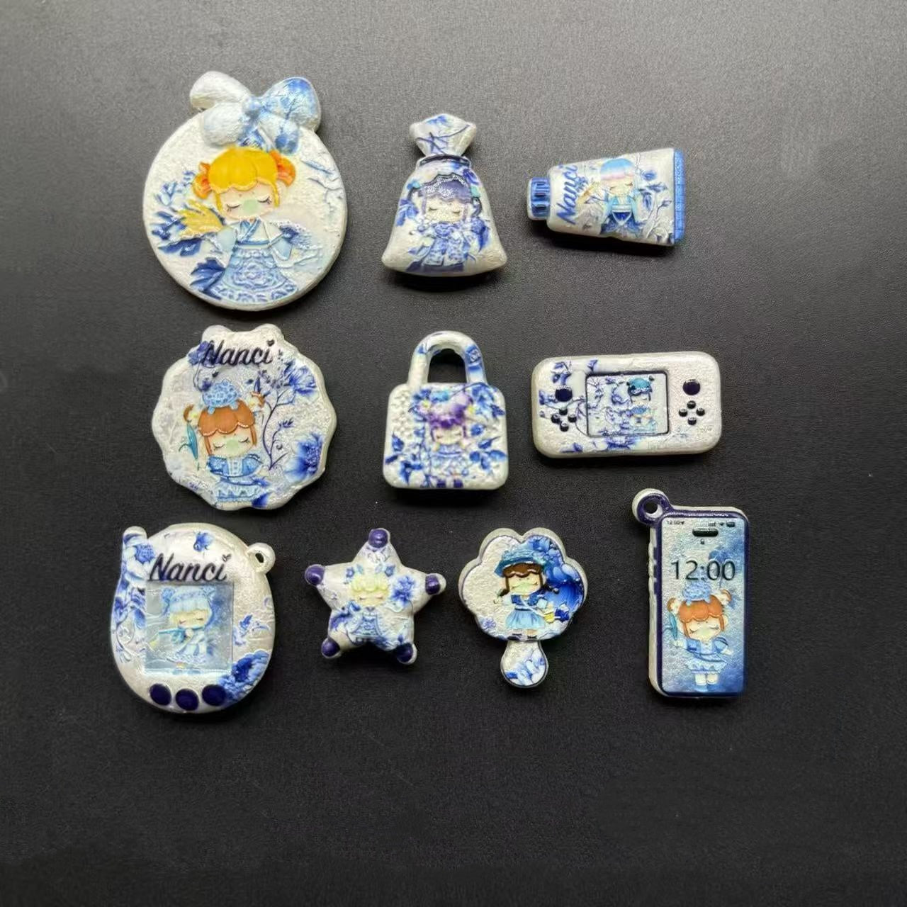 2.13再入荷【A453】青花の天女・ナンシー(コットン浮き彫りキャラビーズ10種類、コットンビーズ1種類とレジン2種類)