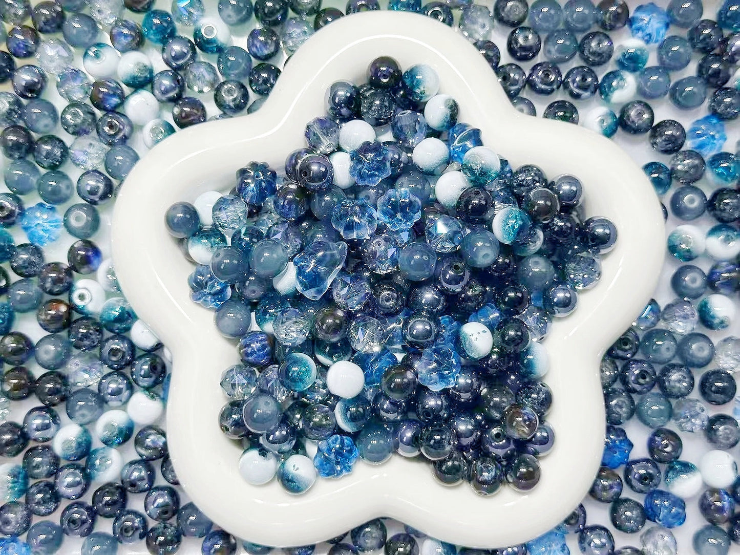 3.12NEW【B133】波の眠り(刻みガラスビーズ1種類とレジンビーズ1種類、高品質ガラスビーズ4種類とガラス多面カット1種類)