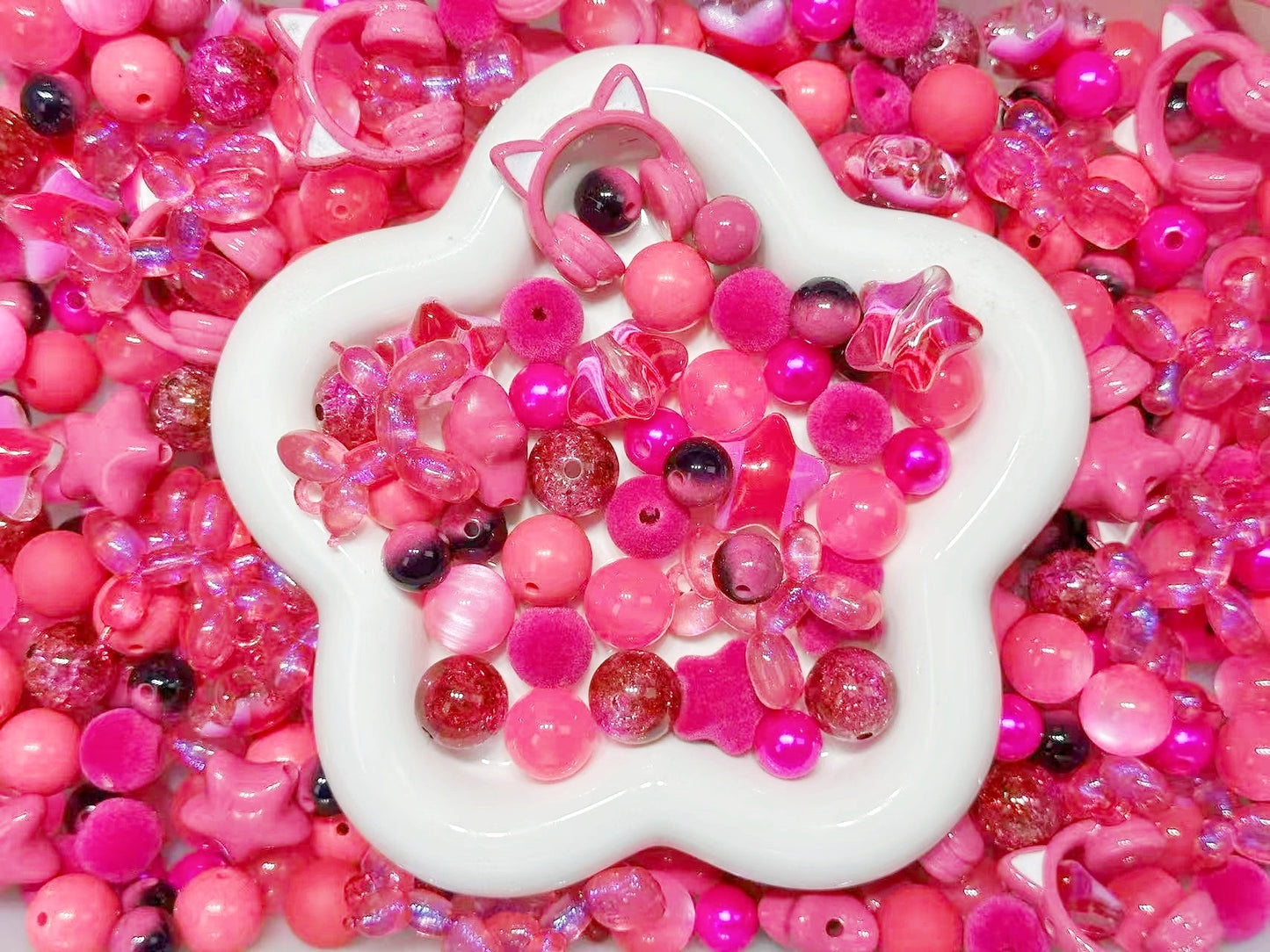 3.13NEW【A480】ラズベリー猫のいたずら(レジンビーズ2種類など入りのストラップ用大ミックス)