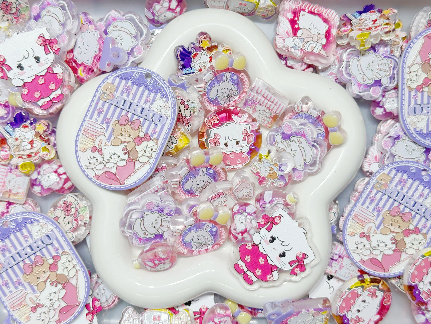 5.22NEW【A518】ミッコちゃんの花園(クリア浮き彫りビーズ11種類とプレート2種類とアクリルローズ1種類)