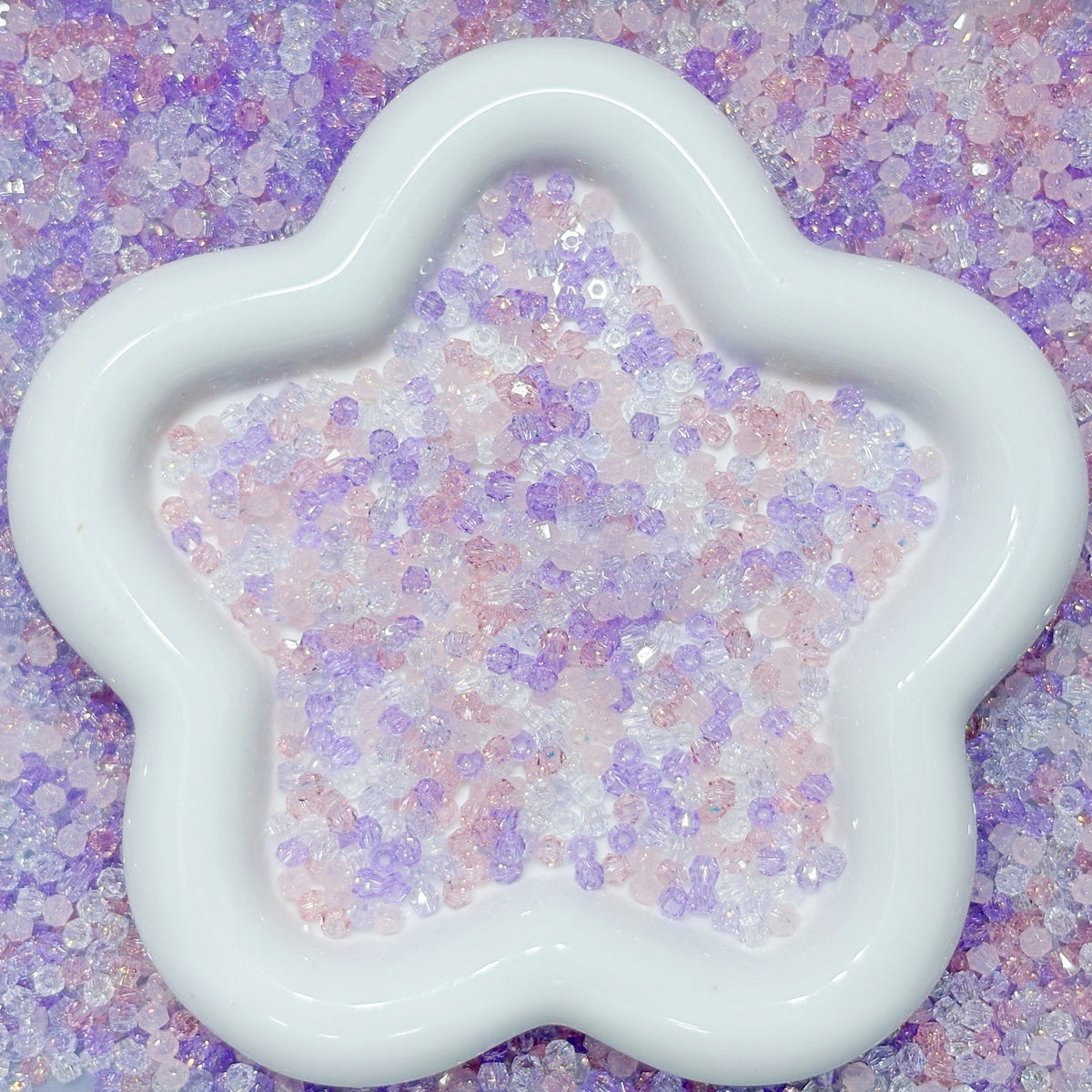 9.2NEW【T195】封じた金の煌めき(金箔付き・レジン・多面カット、4mm)