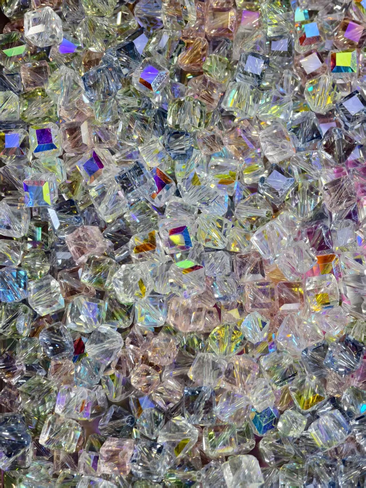 ♥大人気♥10.20再入荷【A132】放たれた光(斜め多面カット、4mmと6mm)