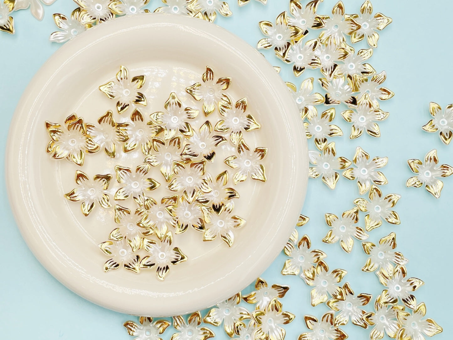 12.17NEW【T105】金のハナミズキ(ABS樹脂、24mm)