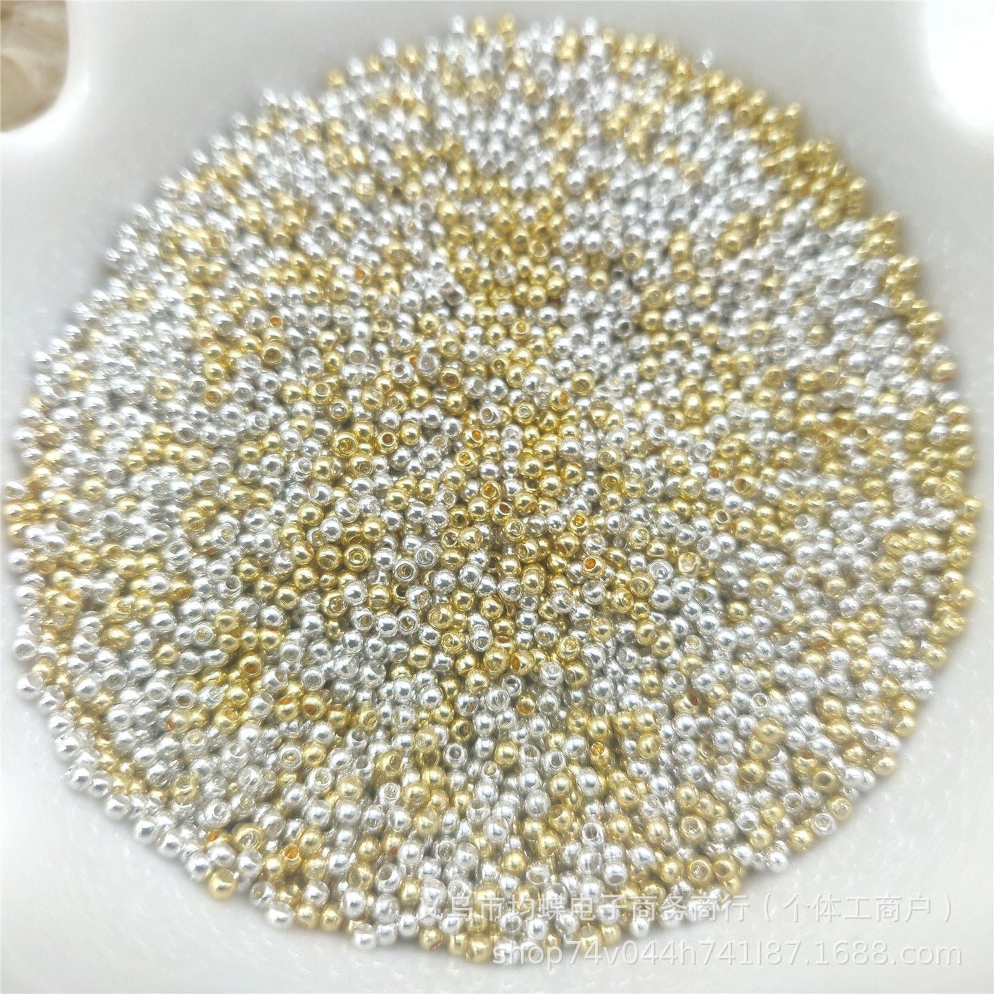 ♥大人気♥2.27再入荷【P049】エンドビーズ(ゴールドとシルバーのミックス、3.2mm)