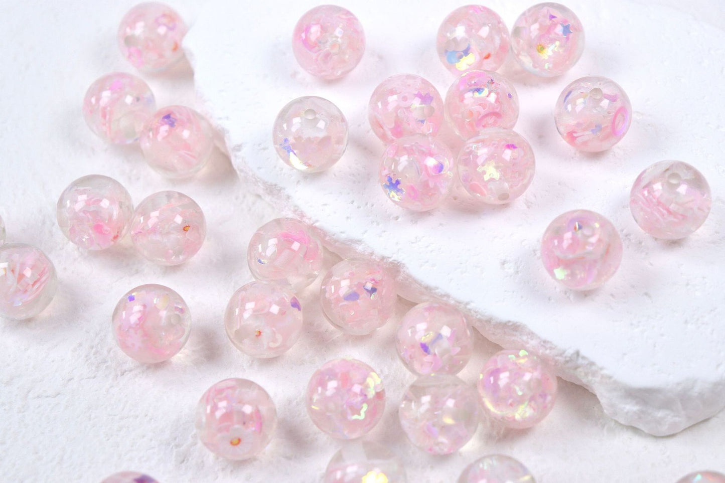 4.14NEW♥段階式割引♥【T154】カラフルサマー(虹色ラメ入りのレジンビーズ、中身ランダム、16mm)