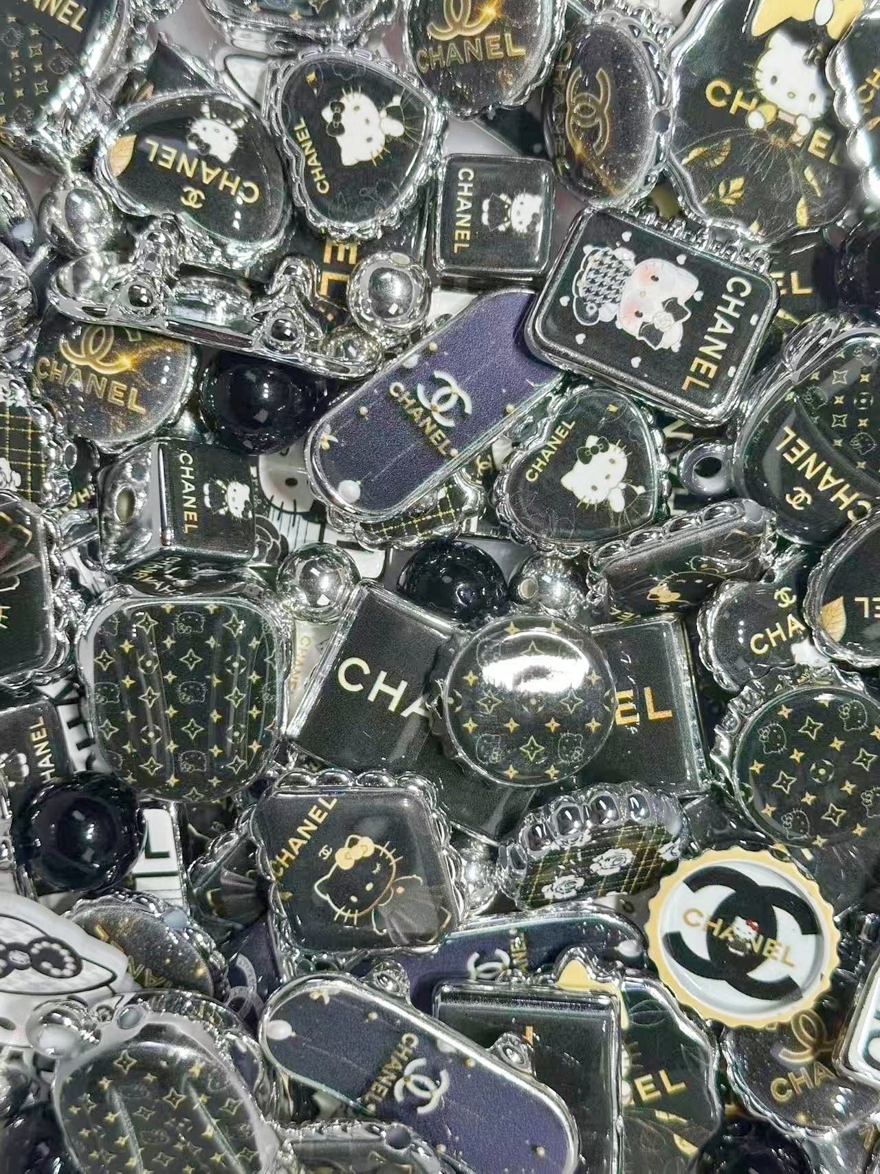 ロゴビーズ＆ロゴ入りキャラビーズ