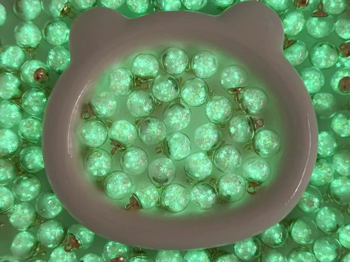 11.6再入荷【T058】（段階式割引あり）星ラメ入りビーズ（夜光、カン付き、16cm）