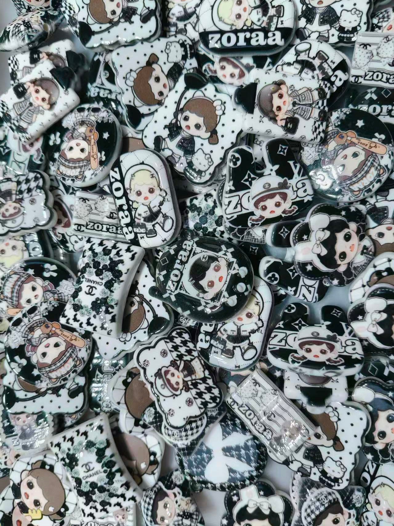 10.24NEW【A316】モノクロガール・ZORAA（キャラビーズ16種類大ミックス）