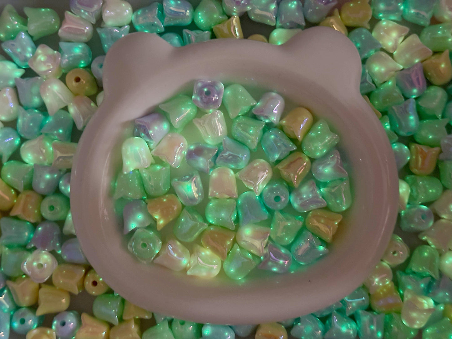 10.31NEW【T092】ミルキーすずらん（夜光、カラフル5色　アクリル）