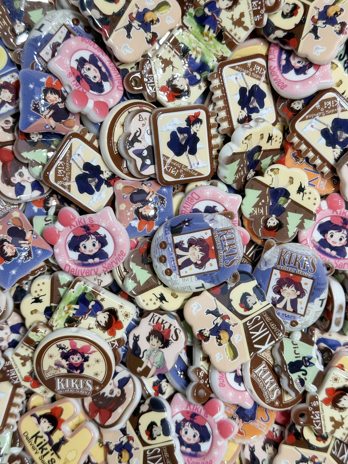 11.4NEW【A333】キキの宅急便（キャラビーズ16種類大ミックス）