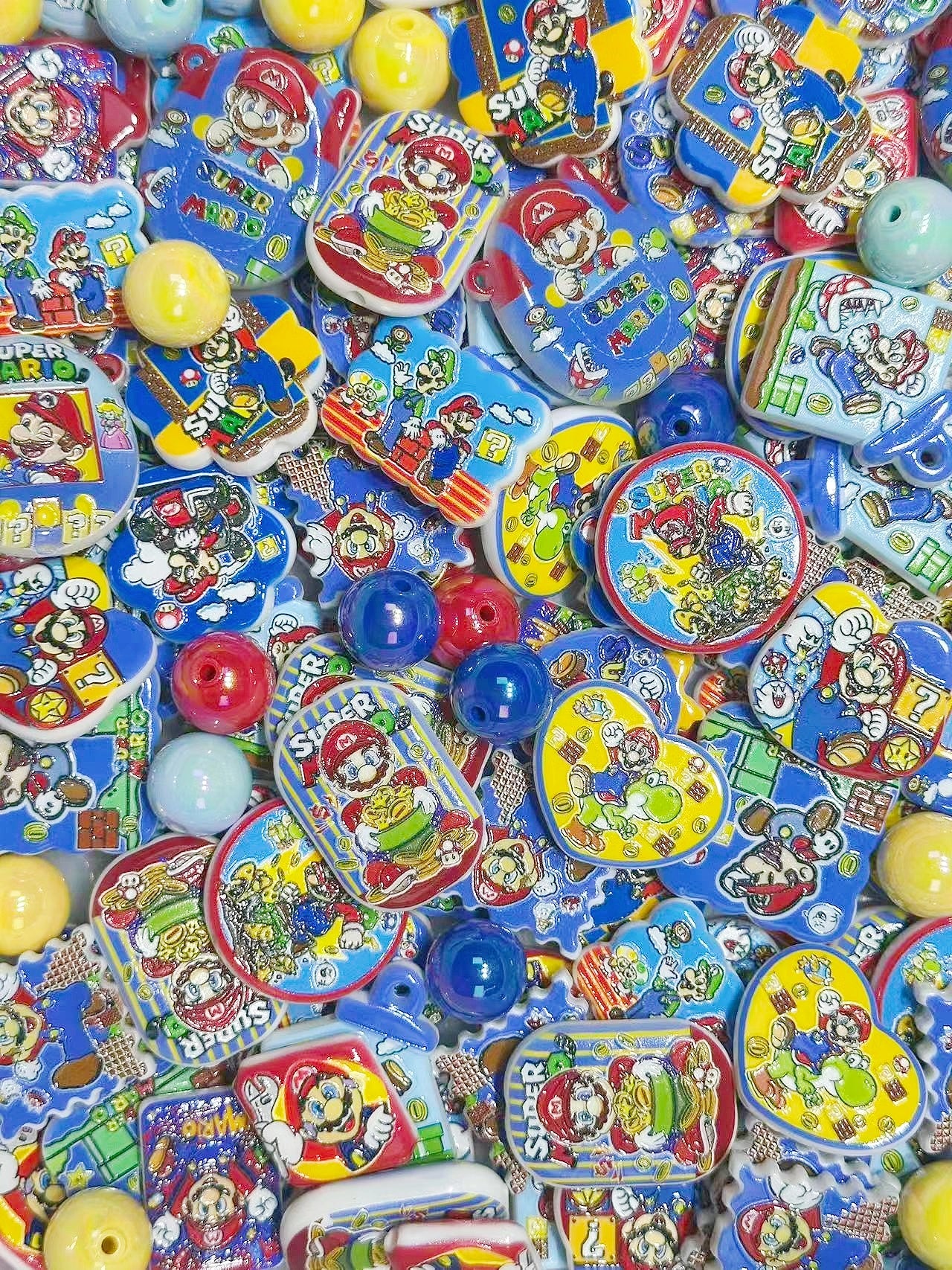 11.18NEW【A357】スーパーマリオ（浮き彫りキャラビーズ15種類とアクリルビーズ1種類）
