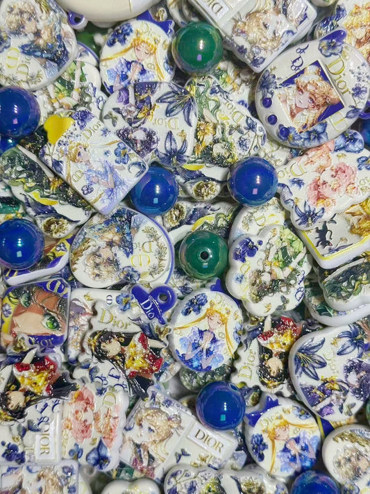 12.16再入荷【A378】ディオール美少女戦士（浮き彫りロゴキャラビーズ14種類とアクリルビーズ3色）