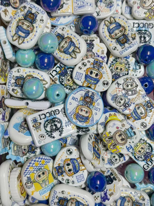 12.16再入荷【A379】ブランド隊長・ラブブ（浮き彫りロゴキャラビーズ15種類とアクリルビーズ2色）