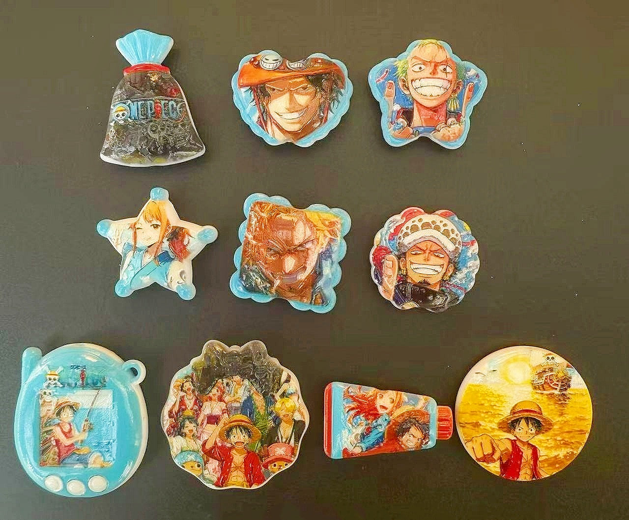 12.15NEW【A391】ワンピース（浮き彫りキャラビーズ10種類とアクリルビーズ1種類）