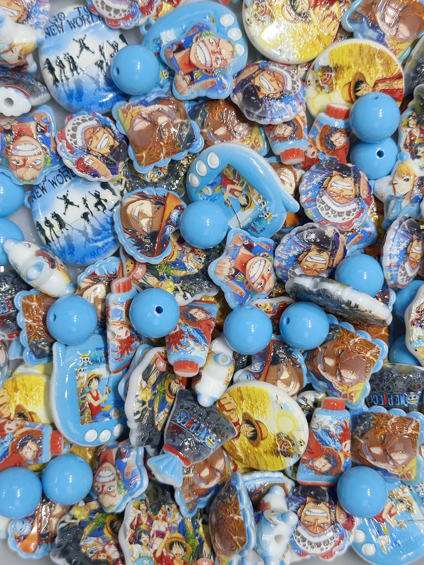 12.15NEW【A391】ワンピース（浮き彫りキャラビーズ10種類とアクリルビーズ1種類）