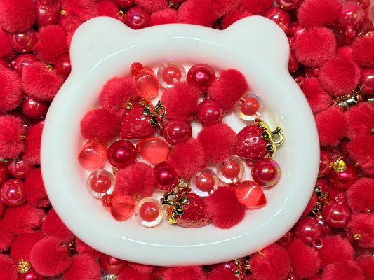 12.17NEW【FL009】レッドイチゴダンゴ（カン付きビーズ5種類、150mlに2個のイチゴ、もふもふビーズ入り、リース用）