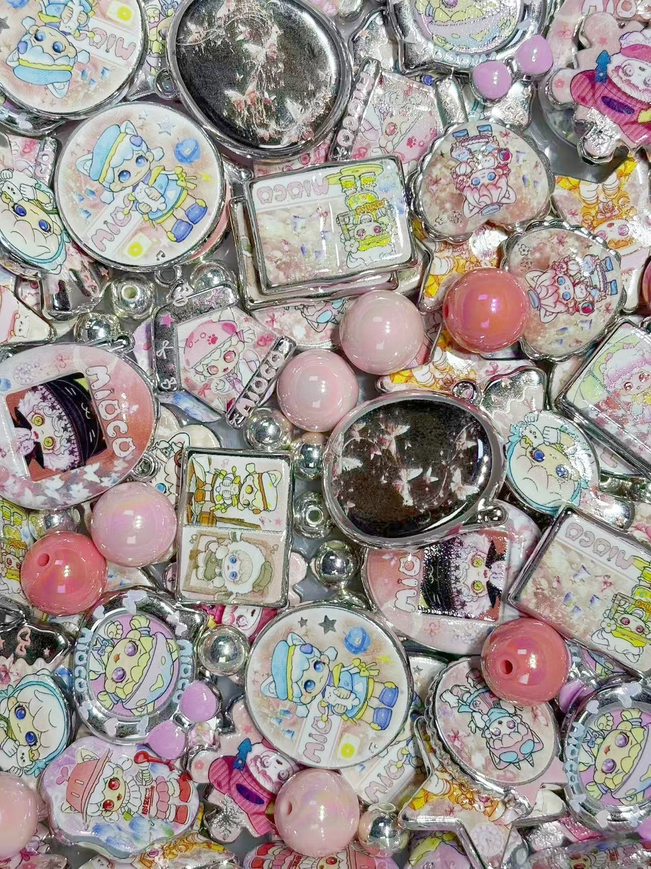 12.16NEW【A398】にゃんこ・MIOCO（シルバーメッキキャラビーズ15種類とアクリルビーズ2種類とメッキビーズ10mm1種類）