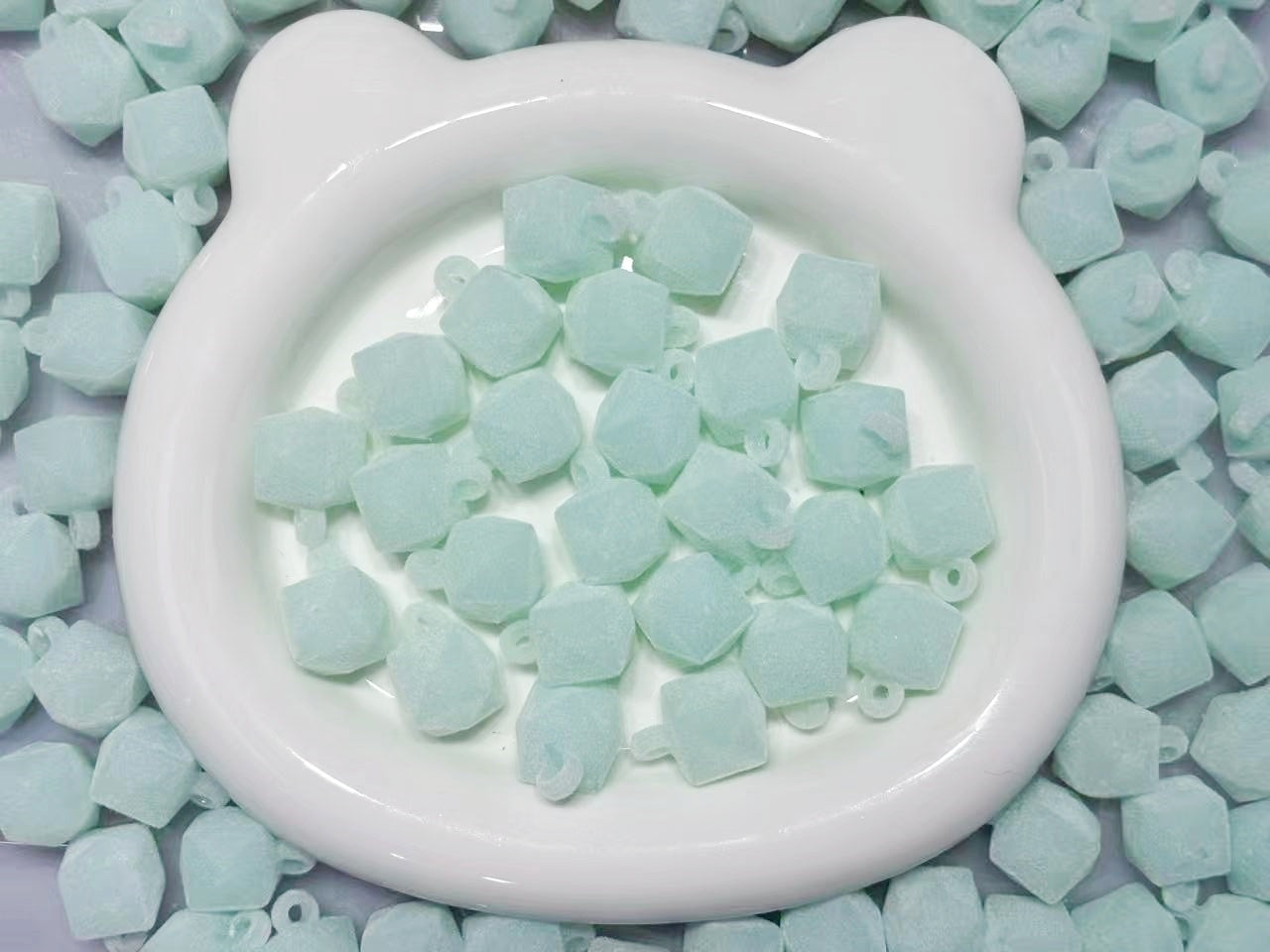 12.17NEW♥段階式割引♥【T104】多角形フロッキービーズ（♥夜光♥カン付きビーズ、16ｍｍ）