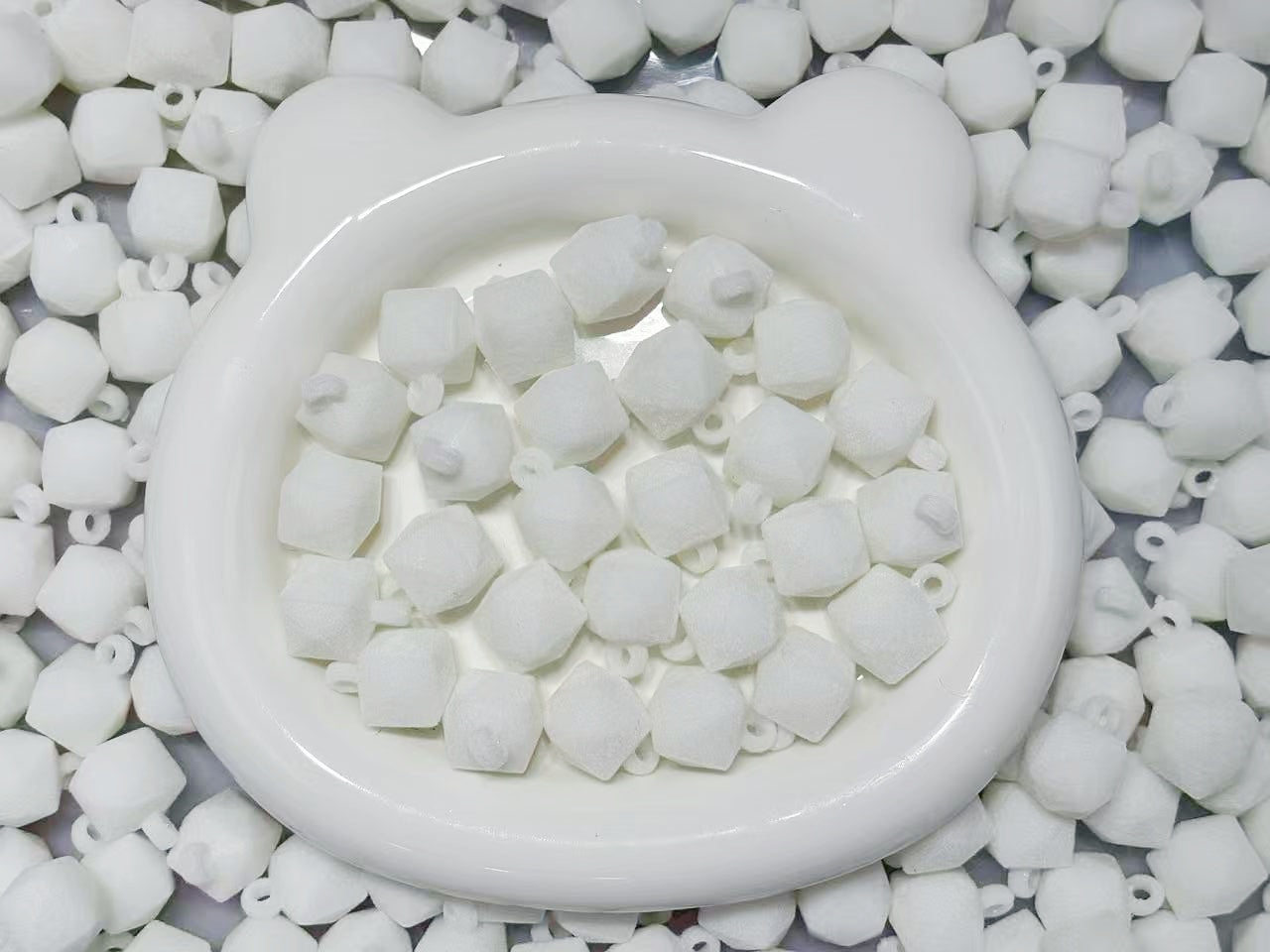 12.17NEW♥段階式割引♥【T104】多角形フロッキービーズ（♥夜光♥カン付きビーズ、16ｍｍ）