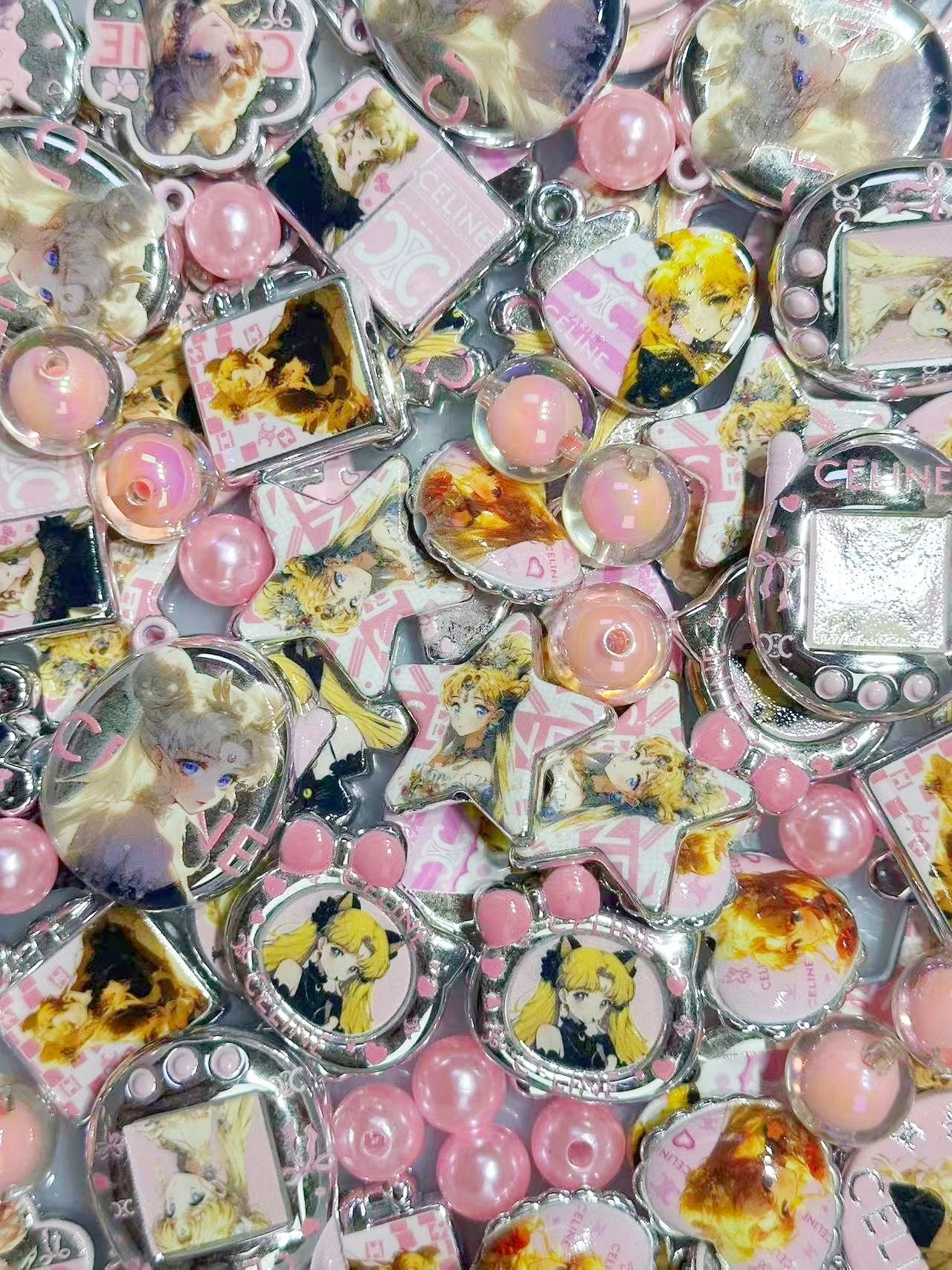 12.24NEW【A404】セリンムーン・月野うさぎ（シルバーメッキCELINEロゴビーズ約15種類と二重アクリルビーズ1種類とパール12mm1種類）