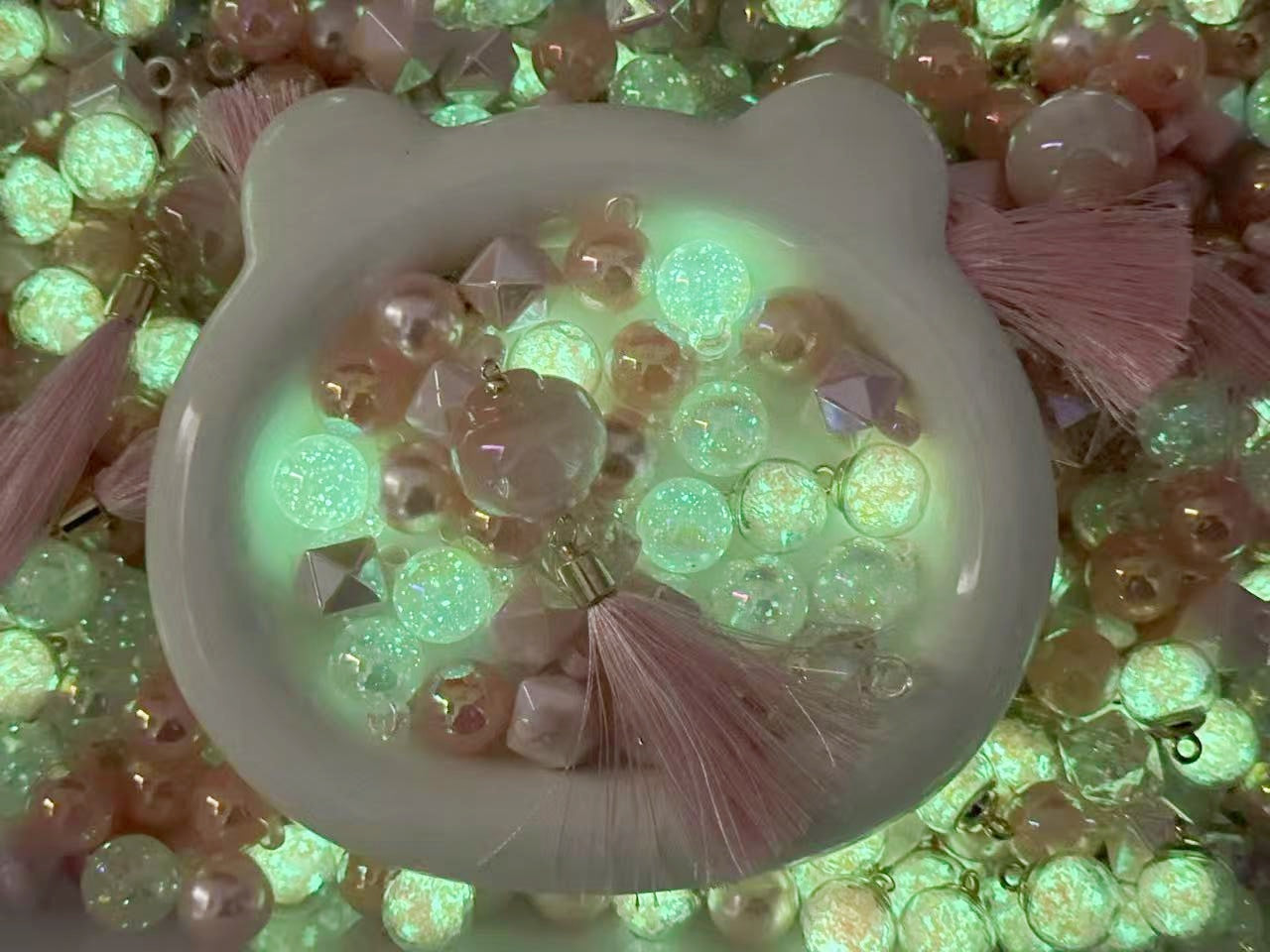 ラスト♥大人気♥1.9再入荷【L036】遠くまでのピンク夢（カン付き7種類とキャッツアイ灯篭流蘇チャーム、リース用）