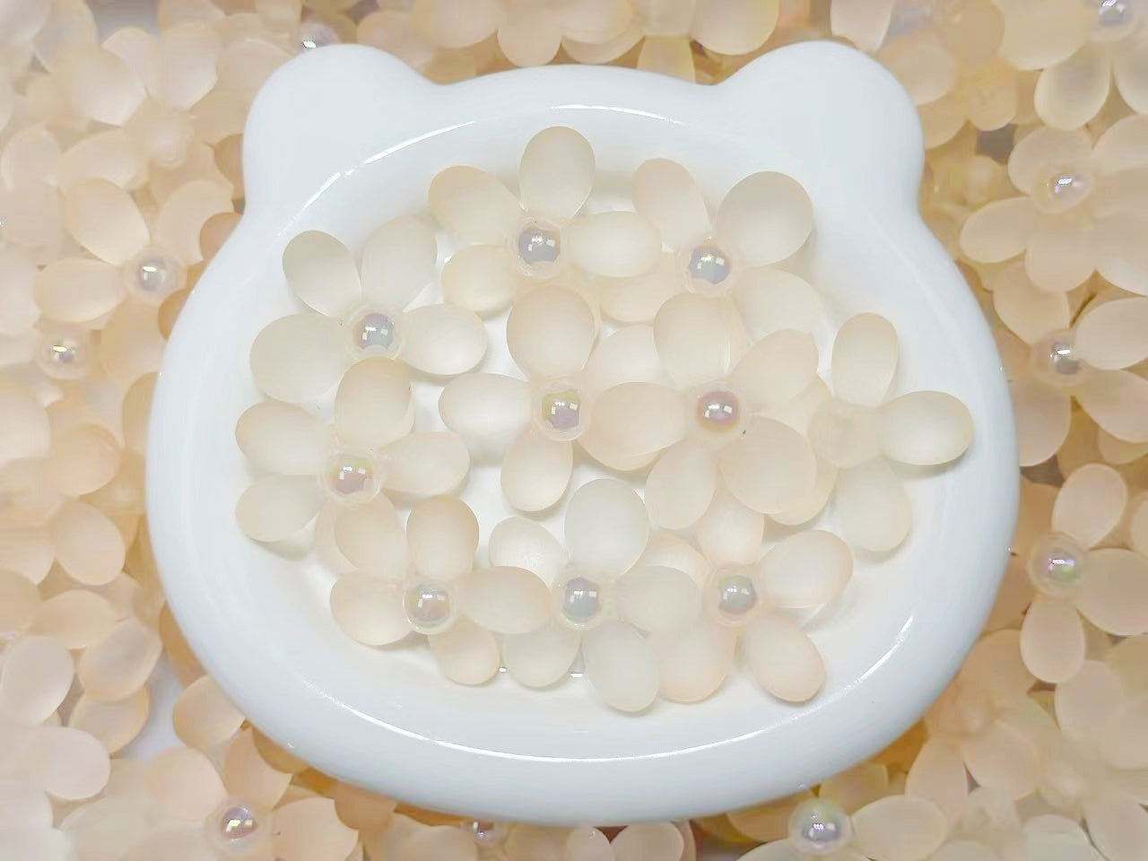 ♥人気♥1.6新色あり【T113】大きいマットフラワー（カン付き、アクリル、38mm）