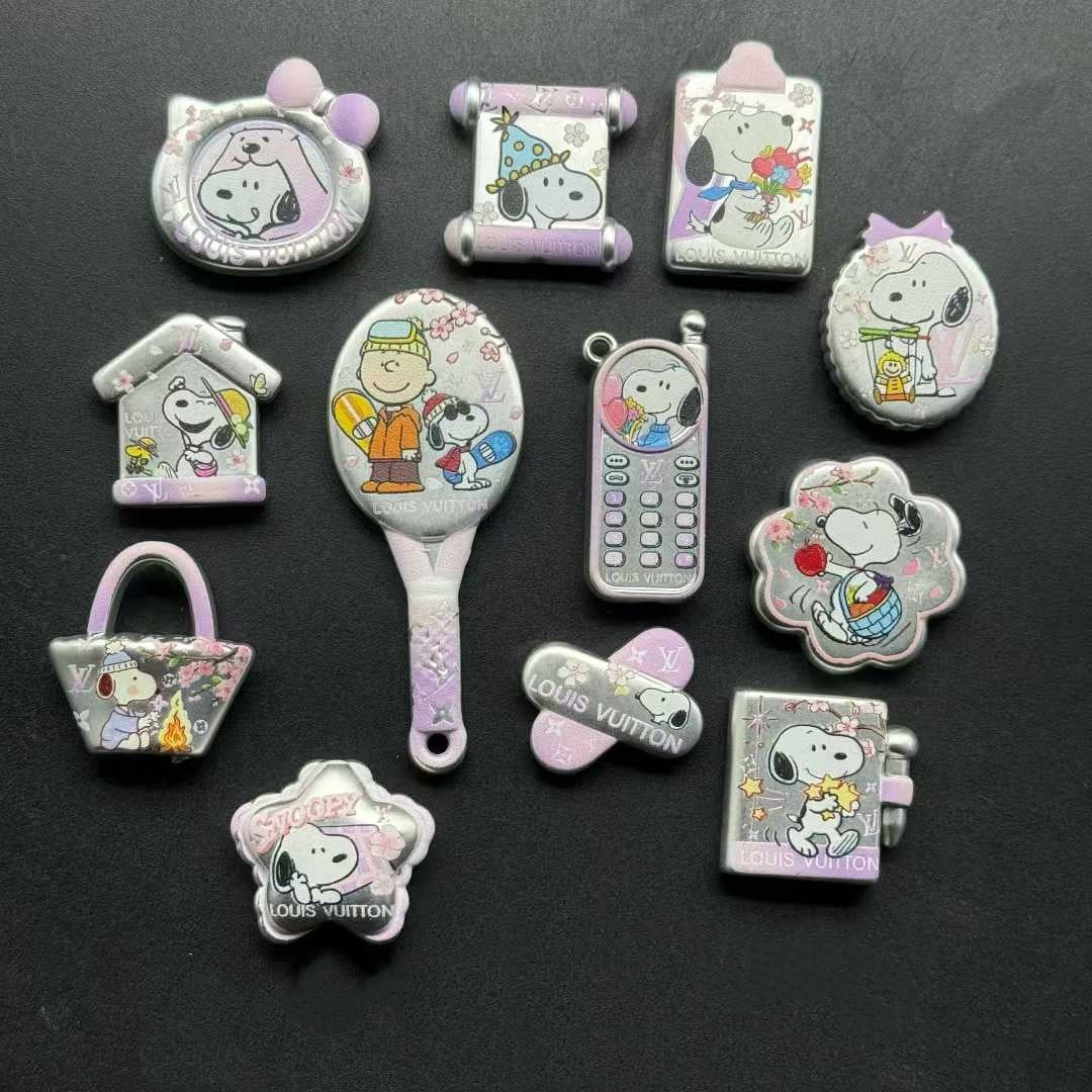 2.10NEW【A448】ヴィルトンスヌーピー（マットシルバーキャラビーズ12種類とアクリルビーズ2種類）