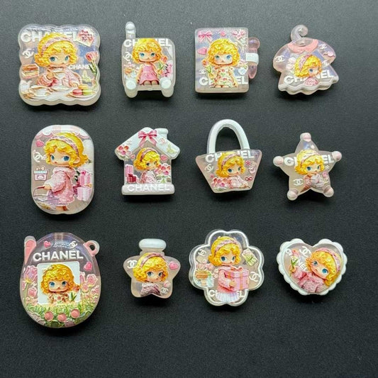 3.4NEW【A472】ココに光るモリーちゃん（夜光浮き彫りキャラロゴビーズ約12種類、普通ビーズなし）