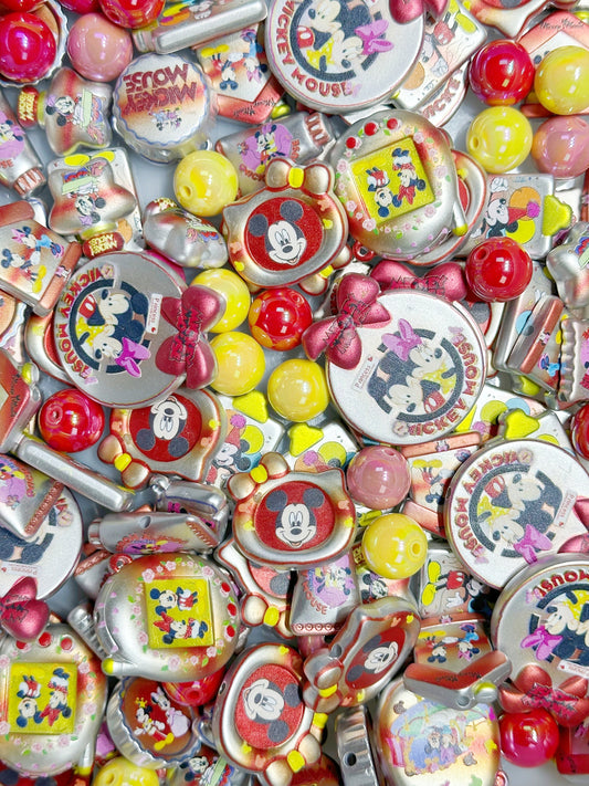 2.10NEW【A451】ミッキーとミニーのバレンタイン（マットシルバーキャラビーズ10種類とアクリルビーズ3種類）