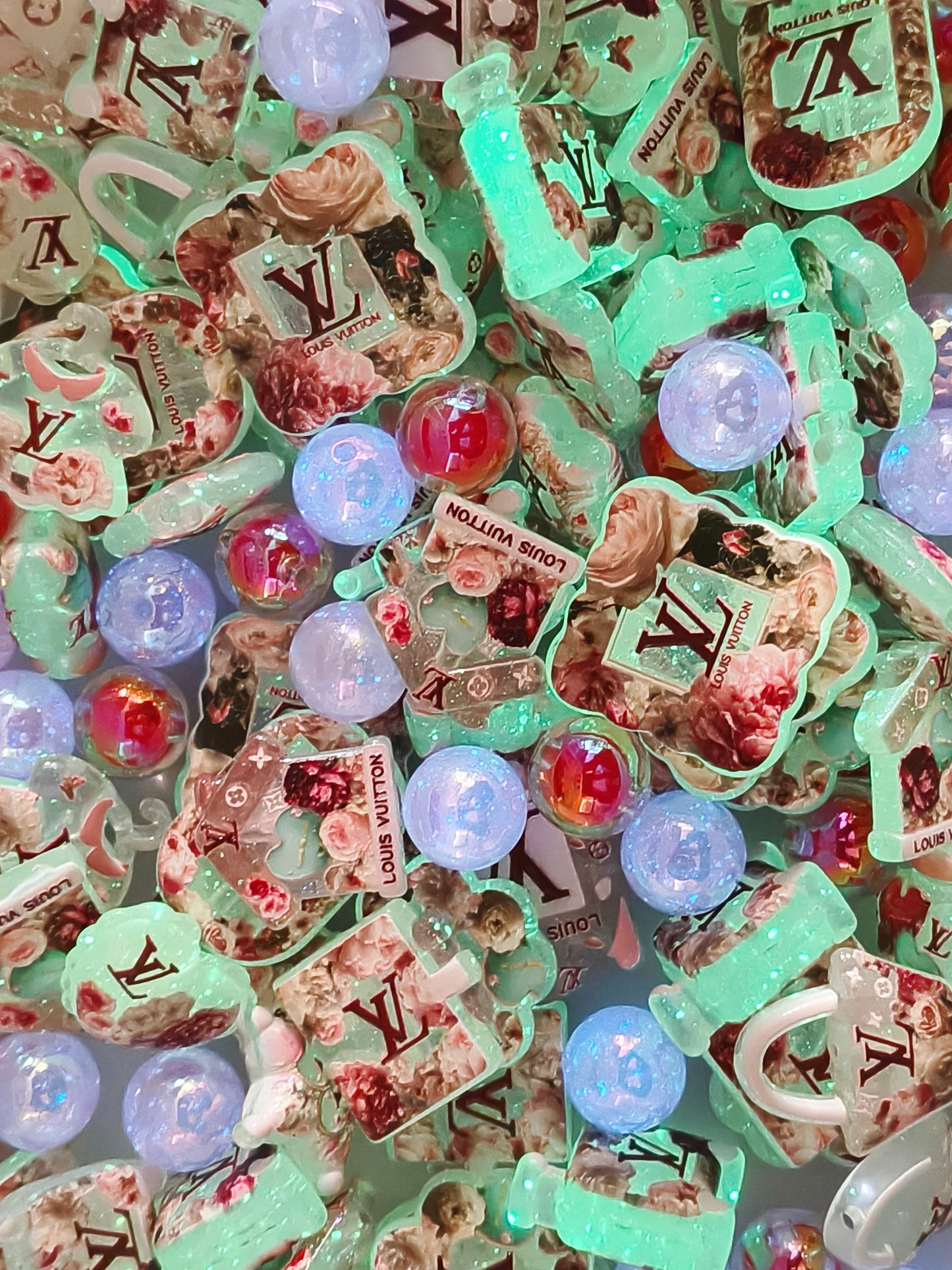 2.13NEW【A455】ヴィルトンガーデン（夜光浮き彫りキャラビーズ12種類、アクリル2種類）