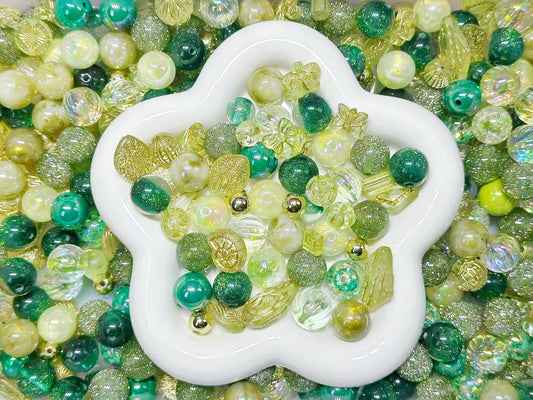 3.5NEW【A475】森に静まった遺跡（レジンビーズ4種類入りのストラップ用大ミックス）