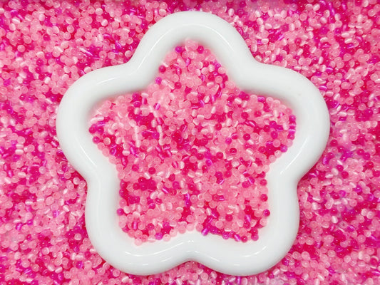 3.13NEW【B135】ウィンクピンク（4ｍｍキャッツアイガラスビーズ、濃いピンク3色ミックス）