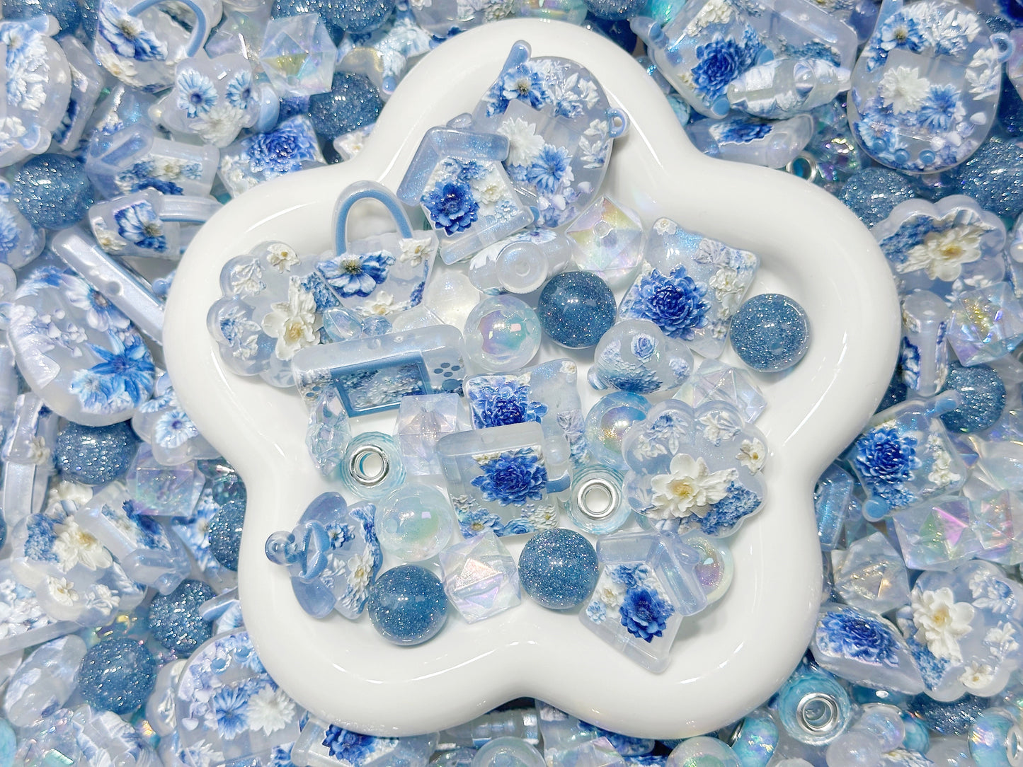 ♥大人気♥ラスト90ml【A443】氷花の雫（夜光浮き彫りプリントビーズ、レジンビーズ、夜光アクリルビーズ入りのストラップ用大ミックス）