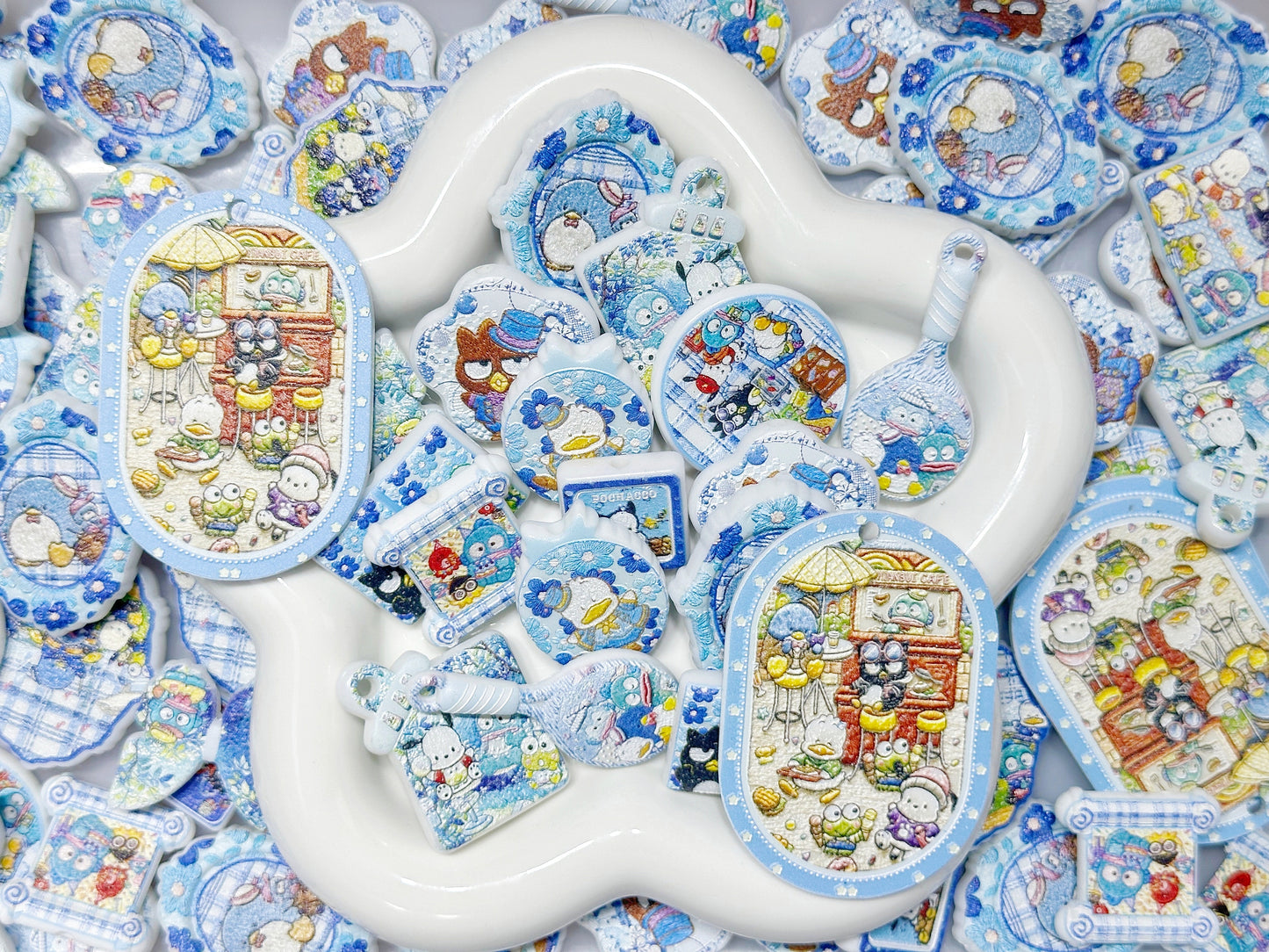 7.30NEW【A576】マイナーサンリオ喫茶店（刺繍浮き彫りキャラビーズ約10種類とプレート1種類））