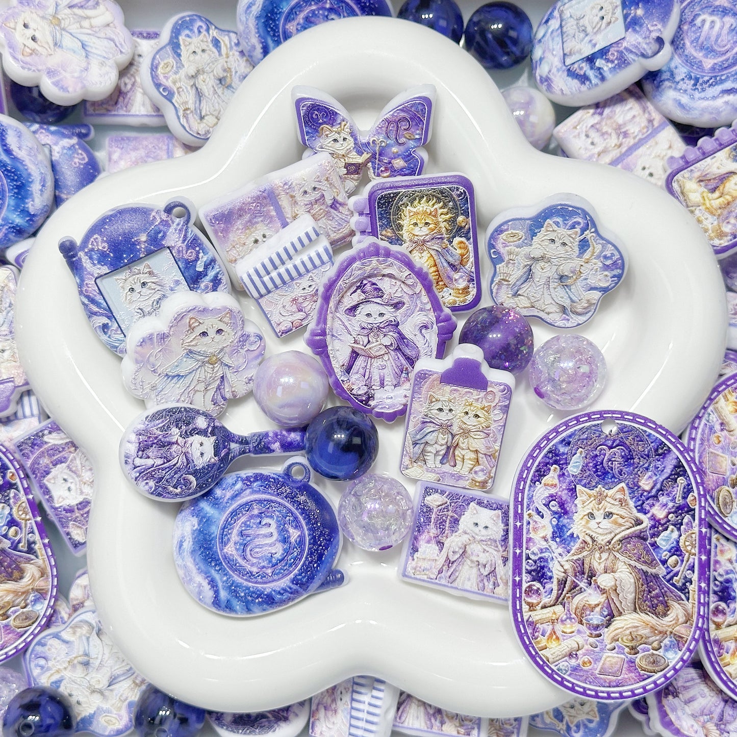 8.4NEW【A582】十二星座の魔法猫（浮き彫りビーズ約10種類と丸玉2種類とプレート1種類）