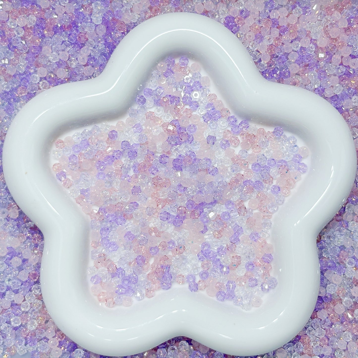 9.2NEW【T153】封じた金の煌めき（金箔付き・レジン・多面カット、4mm）