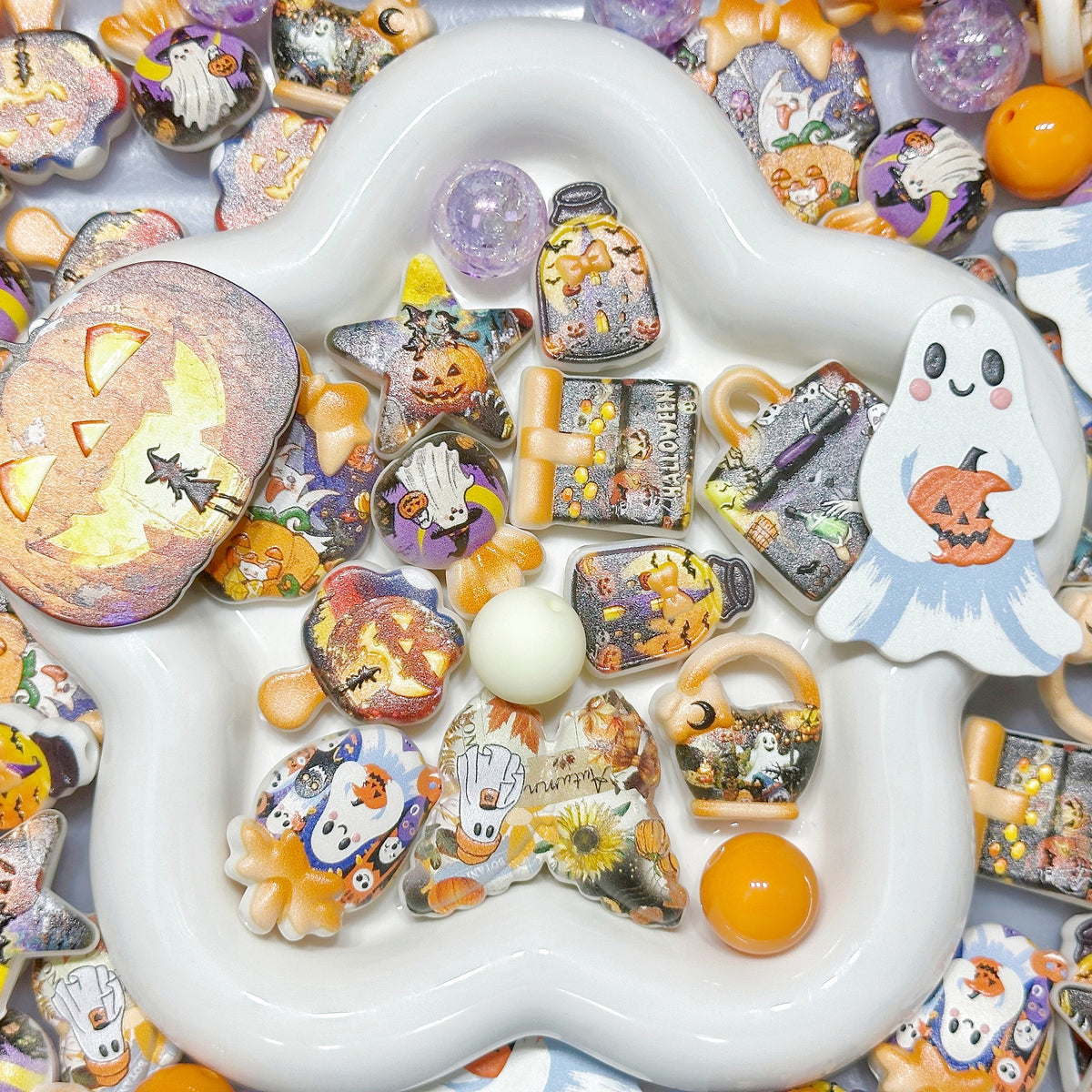9.22NEW【A649】ハロウインパーティー（マットプリントビーズ約10種類とプレート2種類と丸玉3種類）