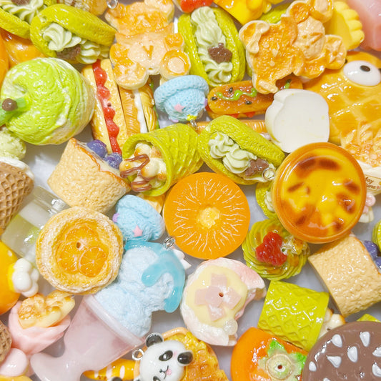 10.30NEW♥特価商品♥【T193】甘き菓子の宝箱（グルメチャーム大ミックス）
