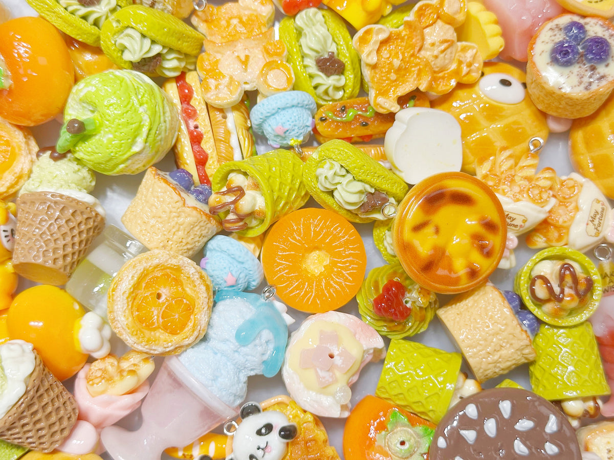 10.30NEW♥特価商品♥【T193】甘き菓子の宝箱（グルメチャーム大ミックス）