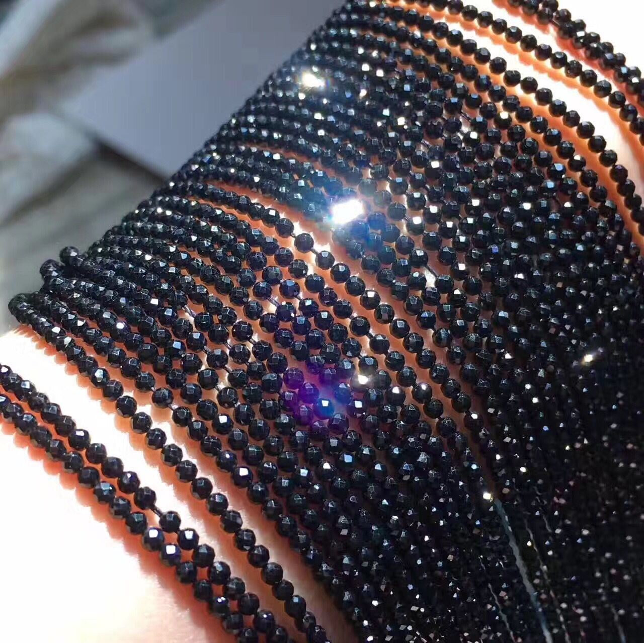 ♥人気♥12.18スピネル再入荷【C038】多面カット天然石（3mm、1連）