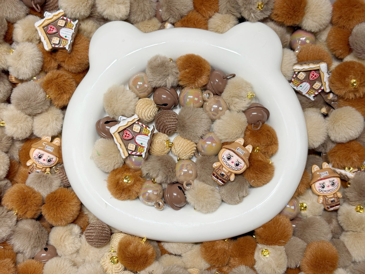 12.23NEW【FL010】ブブの栗ハウス（カン付きビーズ6種類、150mlにパーツ５個付き、もふもふビーズ入り、リース用）