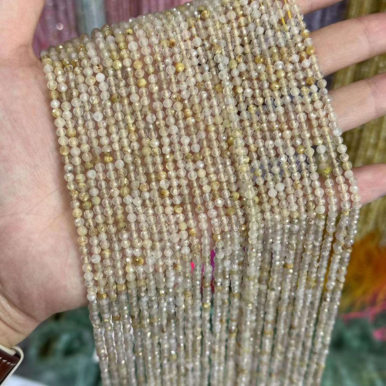 ♥人気♥12.18スピネル再入荷【C038】多面カット天然石（3mm、1連）