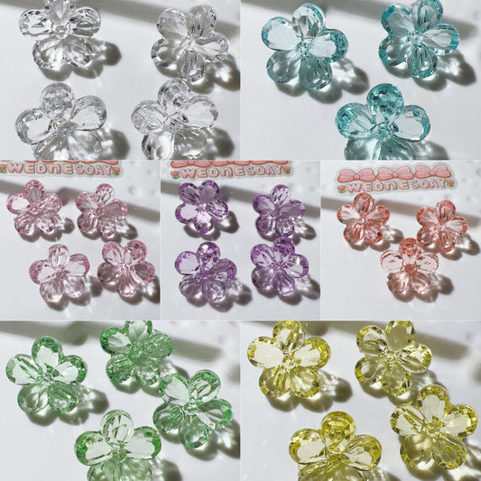♥大人気♥5.28【T005】（段階式割引あり）クリア桜の花（アクリル、カン付き、直径約22mm）