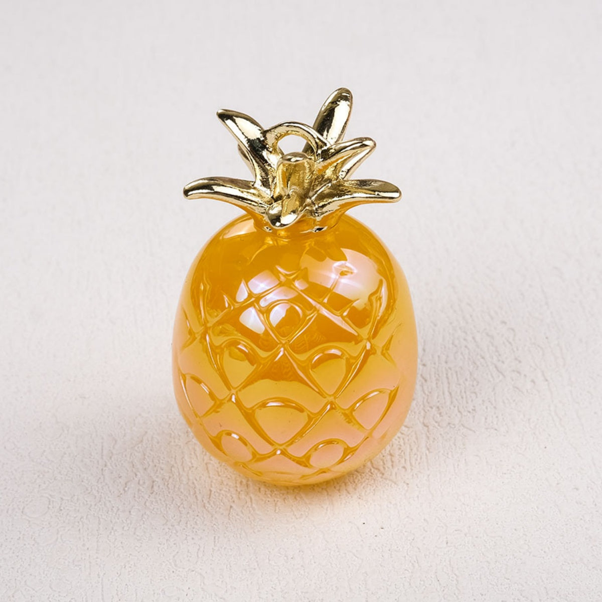 4.30NEW♥段階式割引有り♥【T166】パイナップル（カン付き、ストラップやリース用パーツ、4.6*3*3cｍ、重さ約27.5ｇ）