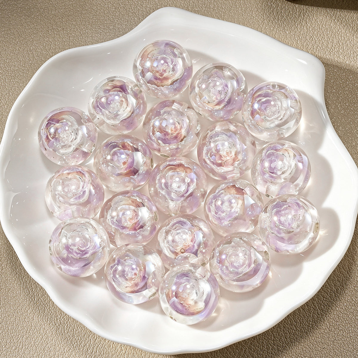10.12NEW【T203】エターナルロータス（蓮入りレジンビーズ、16mm）